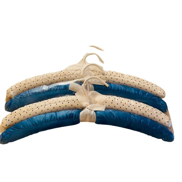 Padded Satin Hangers With Polka Dots  Accents Set Of 6 White Poka dot Blue 16" x - Picture 1 of 4